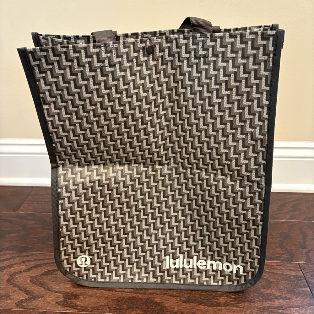 Lululemon Reusable Shopping Gift Bag Yoga Tote Light Beige Geometric 16"x14"X6" - Picture 3 of 4